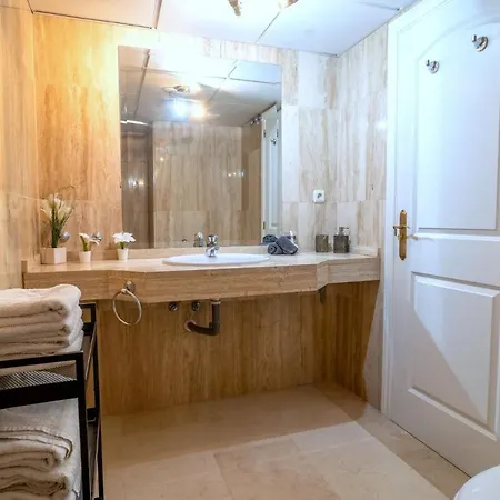 Stunning Modern Jardines De Santa Maria Golf, Elviria, Apartment