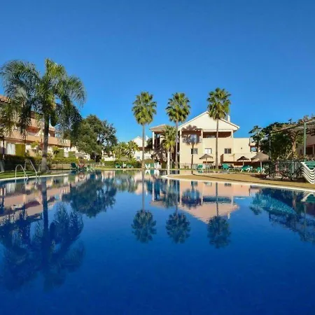 Stunning Modern Jardines De Santa Maria Golf, Elviria, Lejlighed *