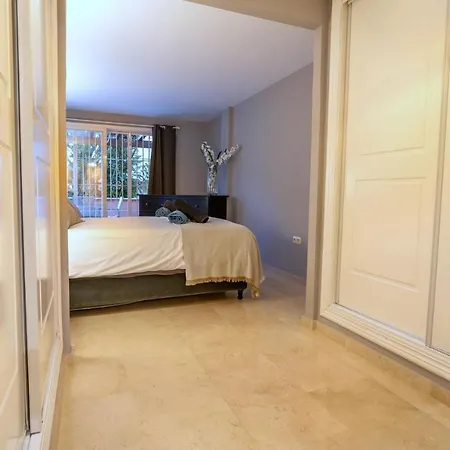 Stunning Modern Jardines De Santa Maria Golf, Elviria, Lejlighed Marbella